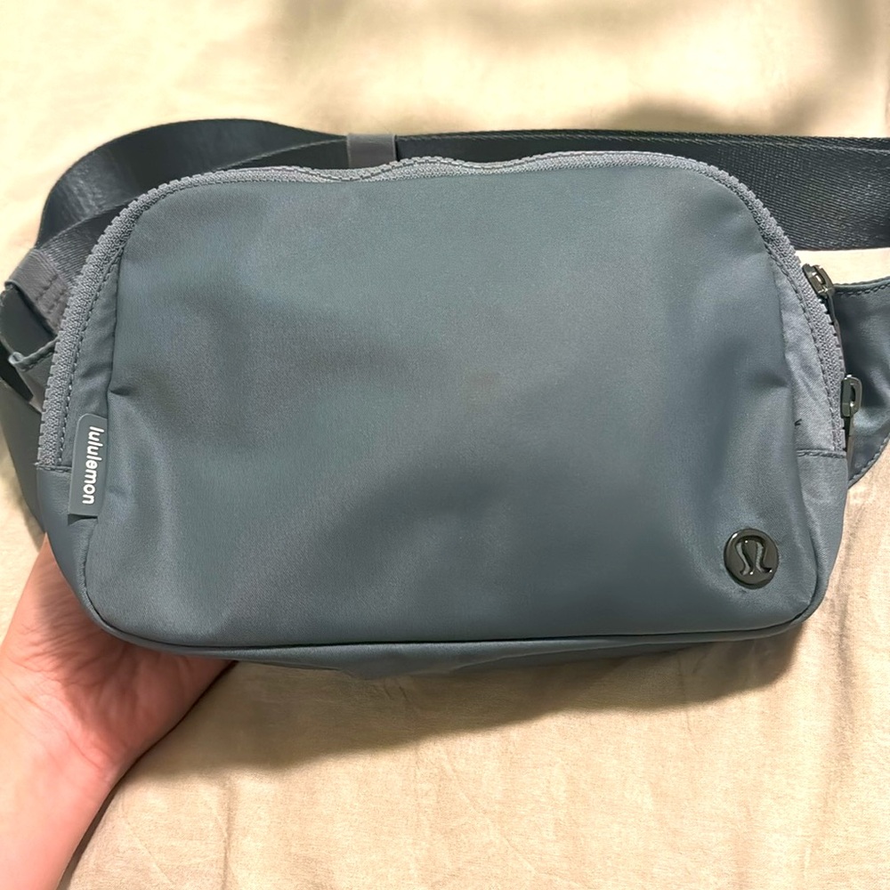 Lululemon 2L Everywhere Belt Bag *Limited Edition Color: Asphalt Grey*